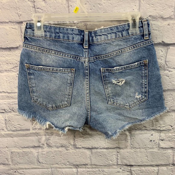 Utica Denim Floral Embroidered High Rise Raw Hem Shorts Size 4 - Picture 2 of 7